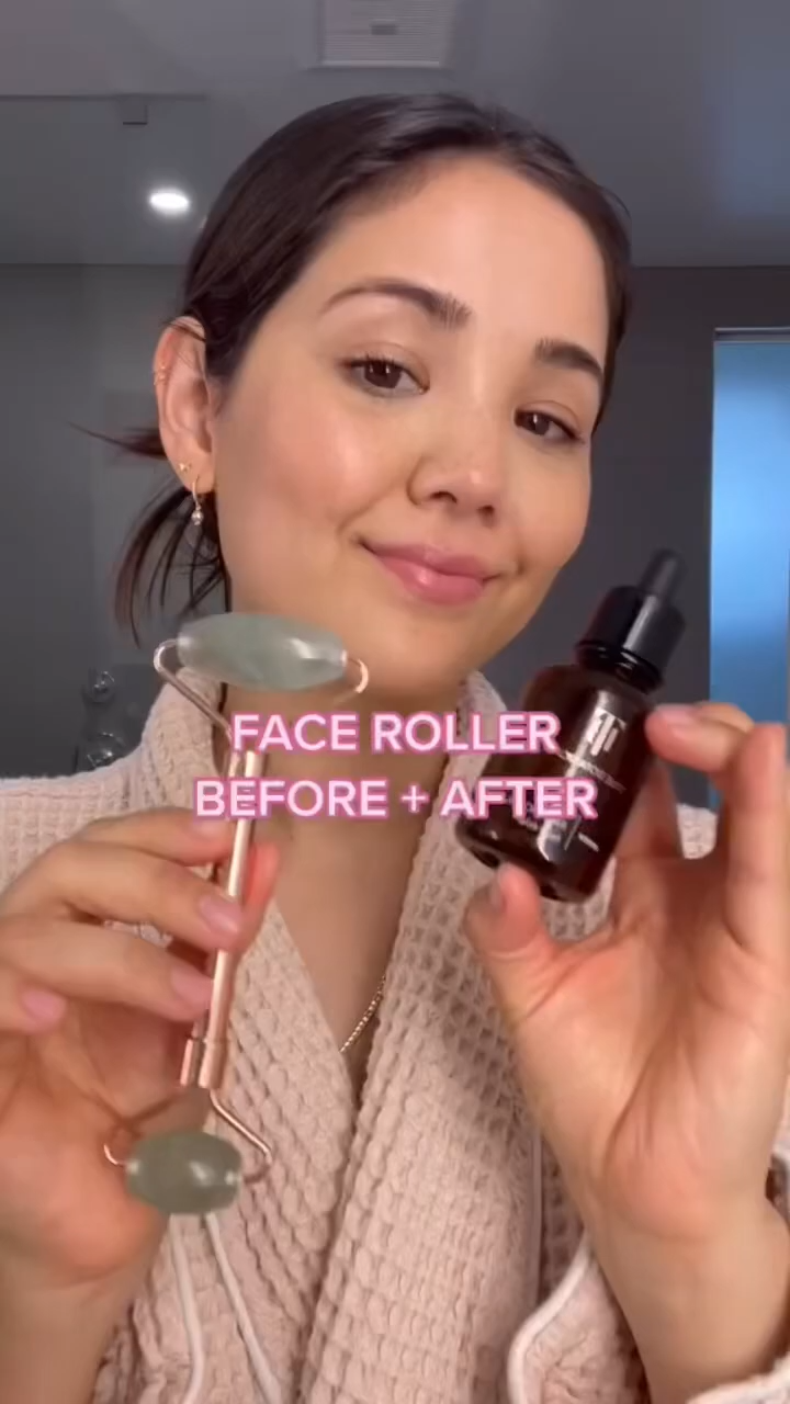 Jade Roller for Face - Improves Skin Tone and Blood Circulation - Skin Care Face Roller Reduces Under-Eye Puffiness and Dark Circles